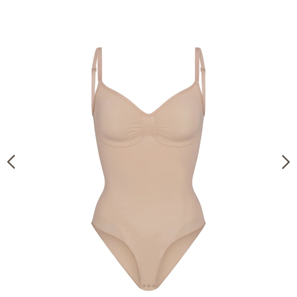 SKIMS bodysuit size L / XL brand new